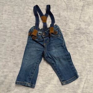 4/20$ Baby jeans with suspenders size 0-3 months